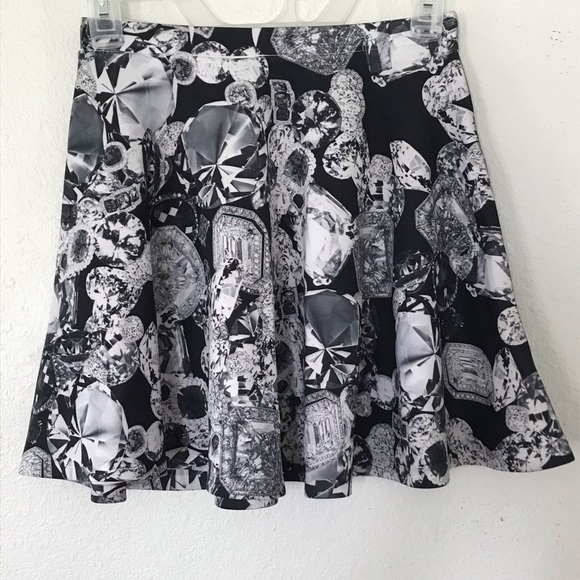 Skirt - Picture 2 of 2